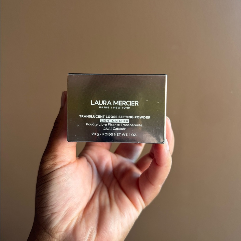 Laura Mercier Light Catcher Setting Powder